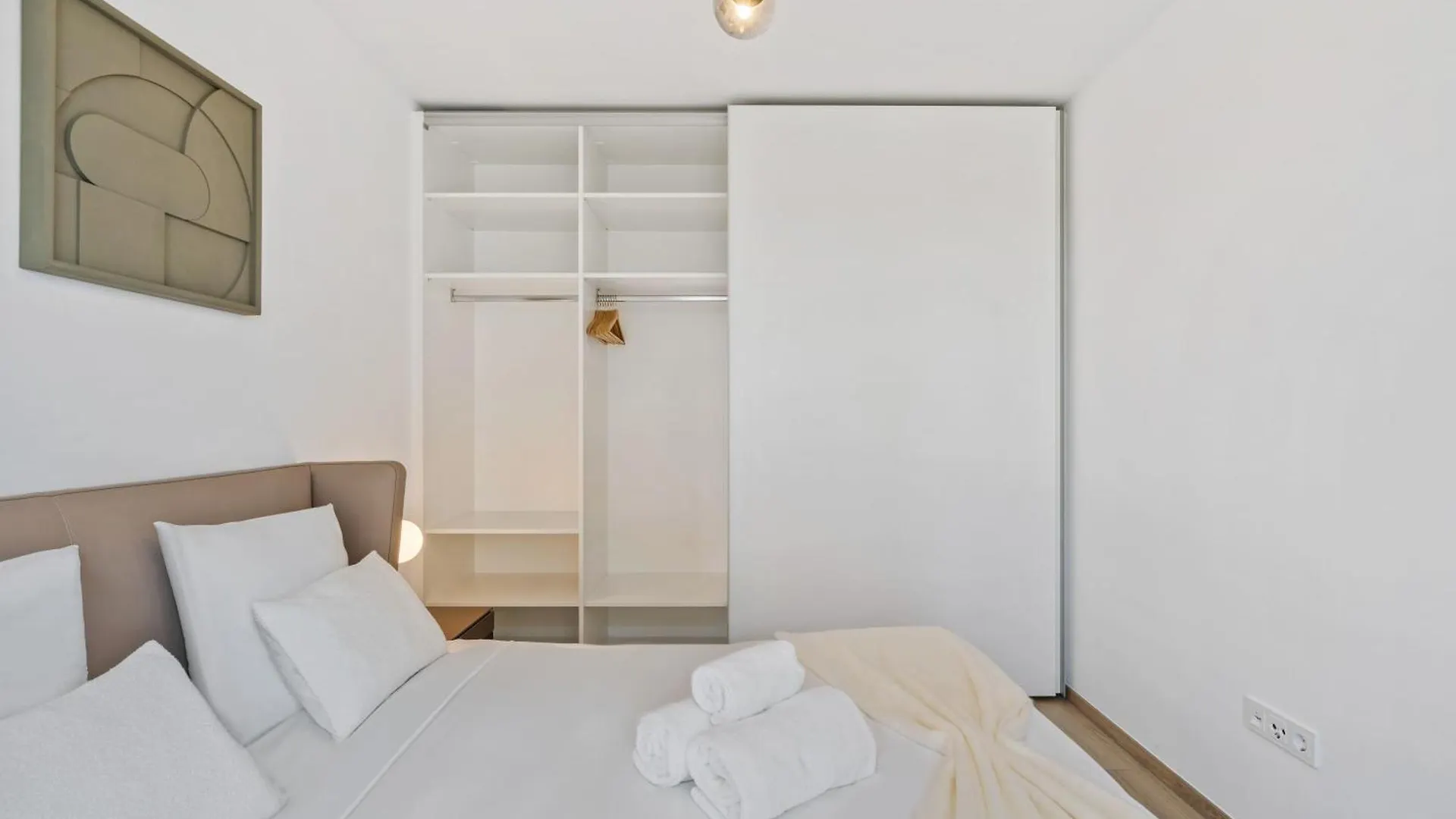 Luxurious 1-Br Apt In Gasperich, Luxembourg 0*,  Luxembourg